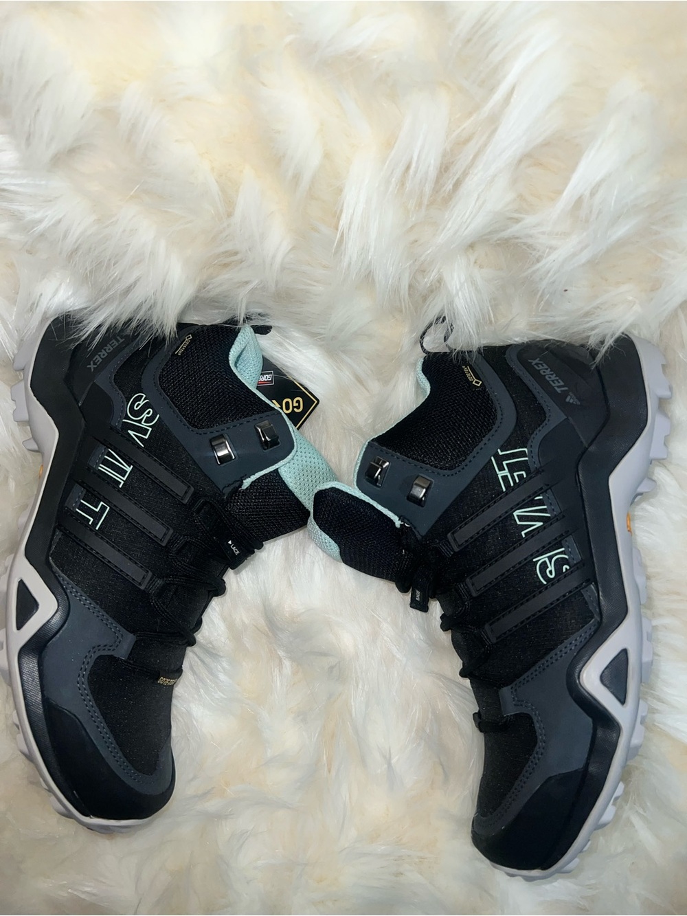 Brand New- adidas Terrex Swift R2 Mid GTX Gore-Tex Hiking Boots Women’s 7.5
